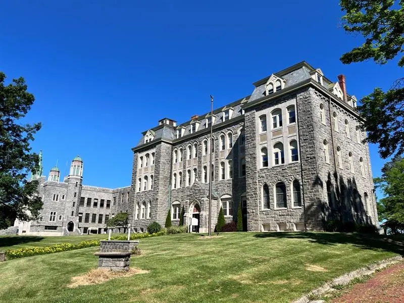 mellon heritage foundation from front older building